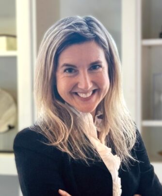 Jennifer Adams, CFP<sup>®</sup> Picture